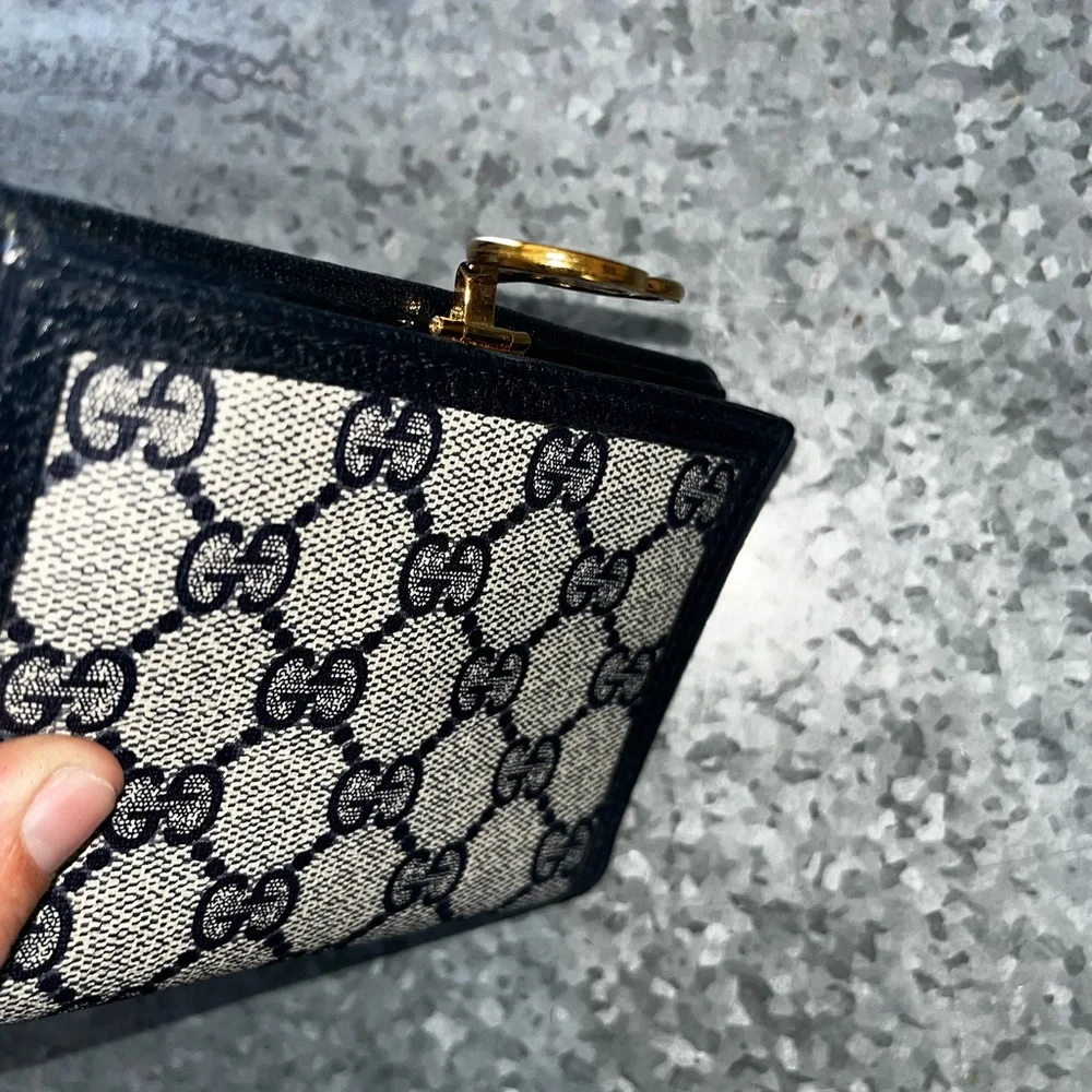 Vintage Gucci Wallet - Picture 6 of 8